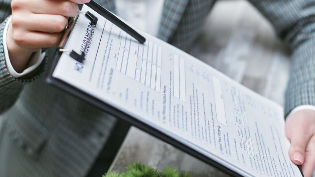 Télécharger le contrat location panneau publicitaire chez particulier en PDF